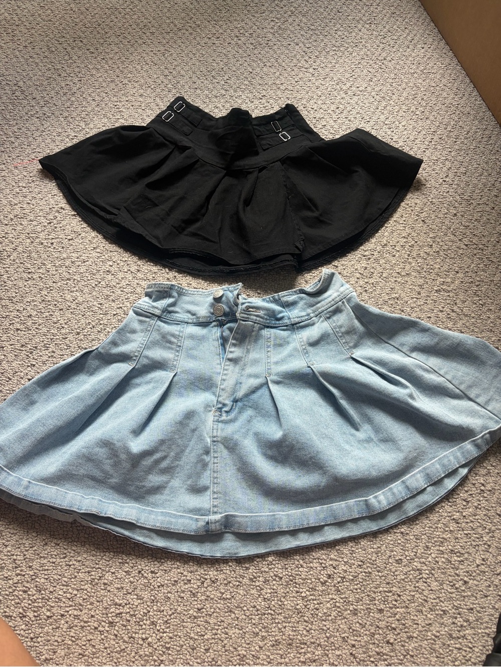 Black Pleated Mini Skirt - Versatile Casual Style